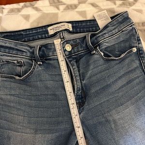 Mid rise Abercrombie washed jeans
